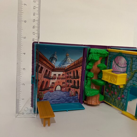 Romeo and Juliet Book Play Set William Shakespeare 1996 Big Feats Entertainment - Picture 6 of 7